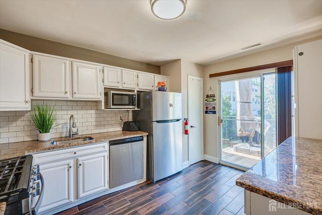 57 Renaissance Lane, New Brunswick, NJ 08901