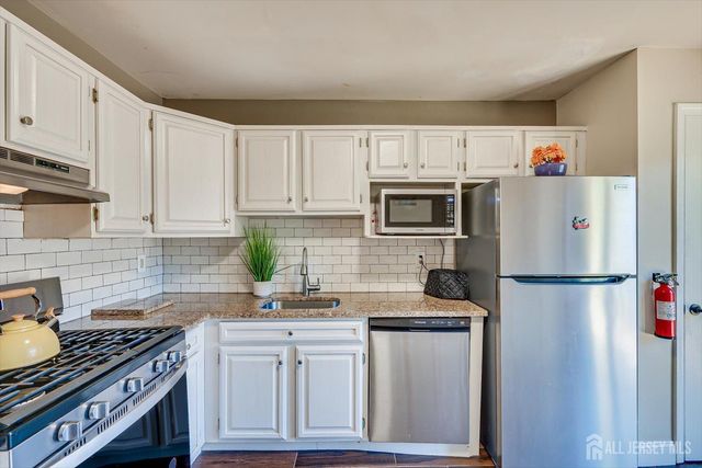 57 Renaissance Lane, New Brunswick, NJ 08901