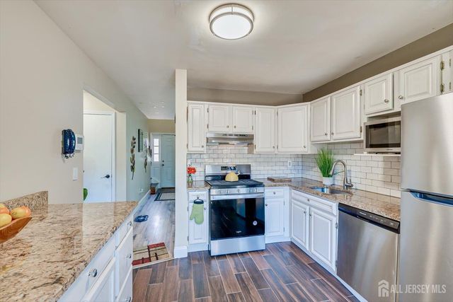 57 Renaissance Lane, New Brunswick, NJ 08901
