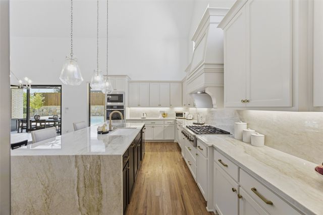 2216 Winding Creek Circle, Fort Worth, TX 76008