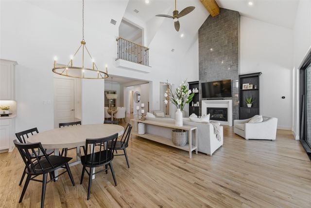 2216 Winding Creek Circle, Fort Worth, TX 76008