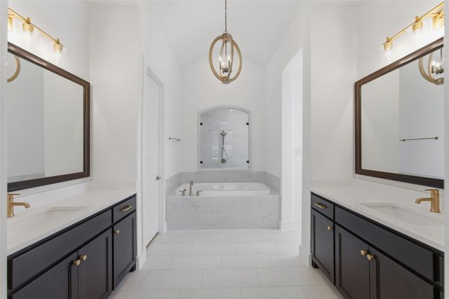 2216 Winding Creek Circle, Fort Worth, TX 76008