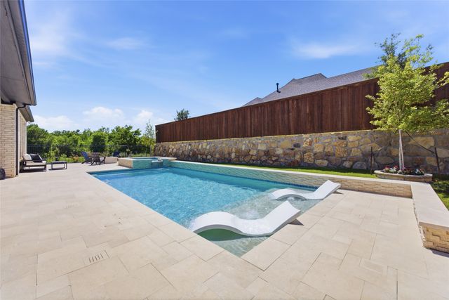 2216 Winding Creek Circle, Fort Worth, TX 76008