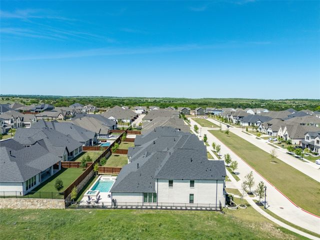 2216 Winding Creek Circle, Fort Worth, TX 76008