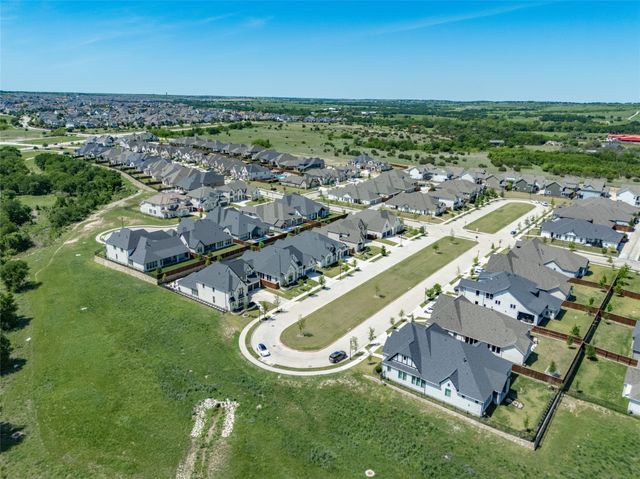 2216 Winding Creek Circle, Fort Worth, TX 76008