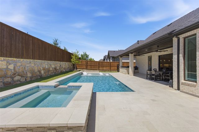 2216 Winding Creek Circle, Fort Worth, TX 76008