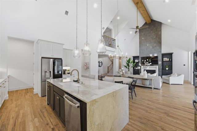 2216 Winding Creek Circle, Fort Worth, TX 76008