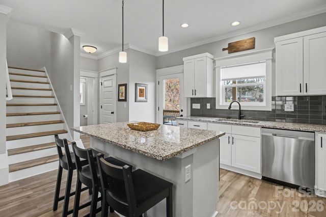 9 Crane Street, Asheville, NC 28806