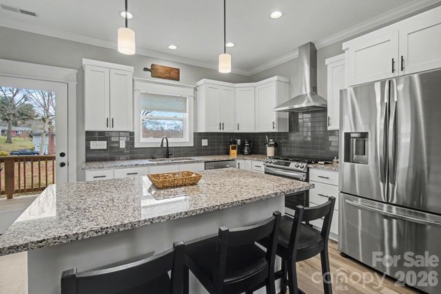 9 Crane Street, Asheville, NC 28806