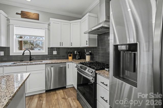 9 Crane Street, Asheville, NC 28806