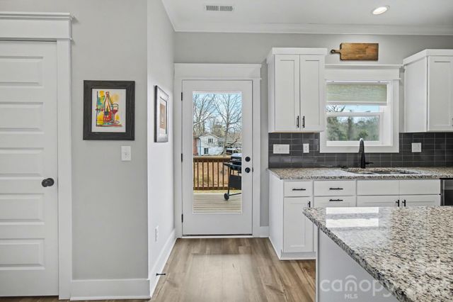 9 Crane Street, Asheville, NC 28806