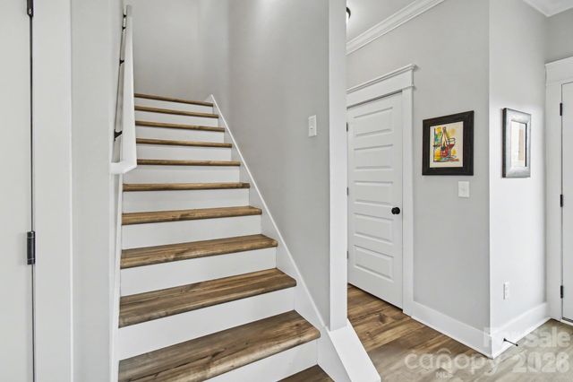 9 Crane Street, Asheville, NC 28806