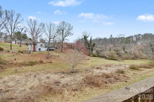 9 Crane Street, Asheville, NC 28806