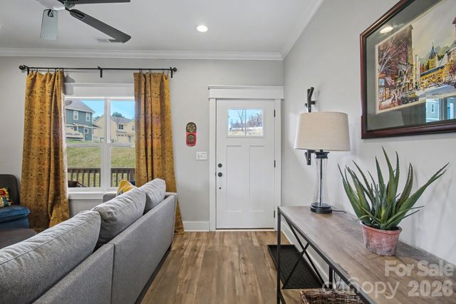 9 Crane Street, Asheville, NC 28806