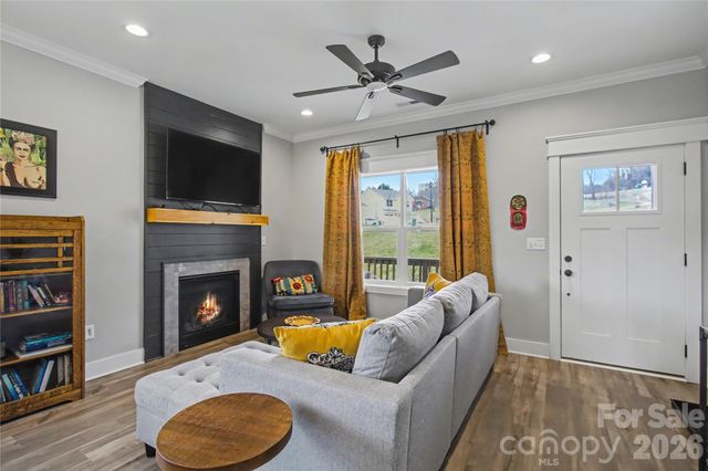 9 Crane Street, Asheville, NC 28806