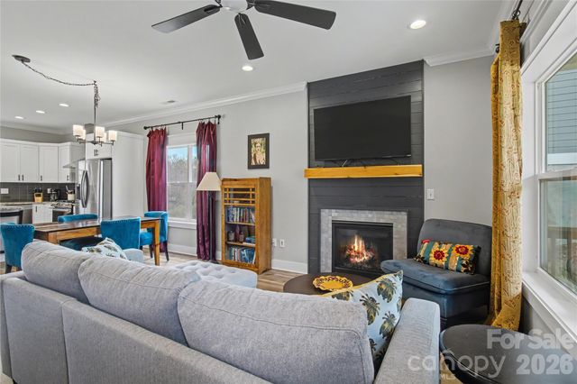 9 Crane Street, Asheville, NC 28806