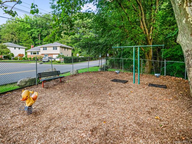 210 Parkside Drive 210, Suffern, NY 10901