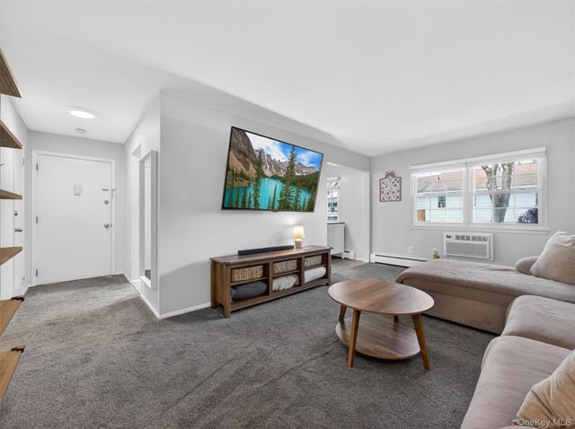 210 Parkside Drive 210, Suffern, NY 10901