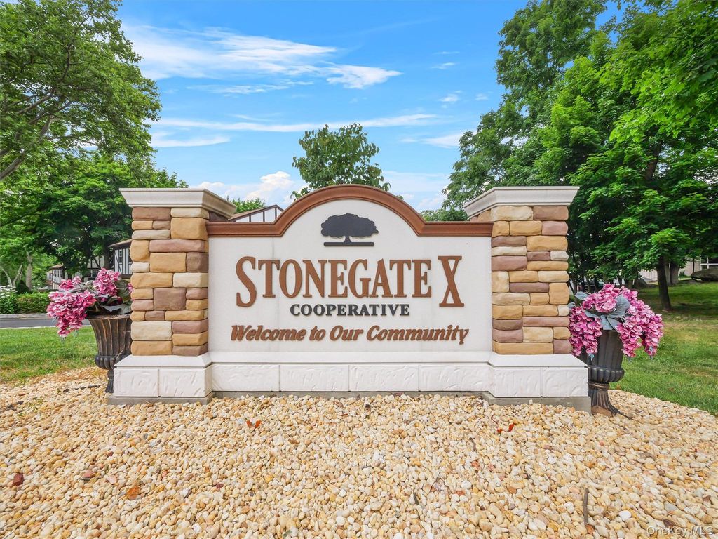 210 Parkside Drive 210, Suffern, NY 10901