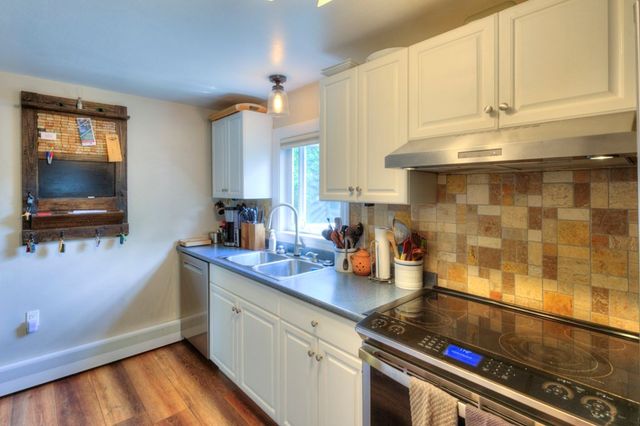10 Ridgewood Rd, Worcester, MA 01606