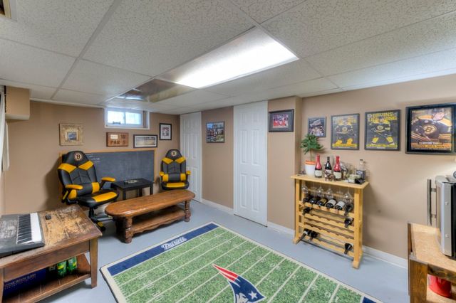 10 Ridgewood Rd, Worcester, MA 01606