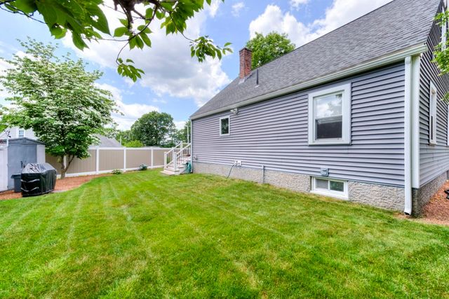10 Ridgewood Rd, Worcester, MA 01606