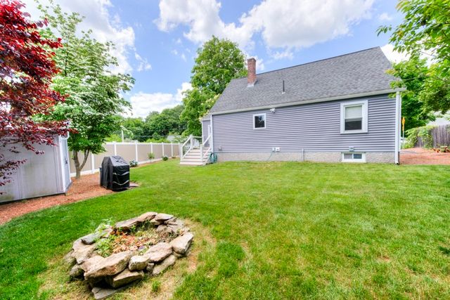 10 Ridgewood Rd, Worcester, MA 01606