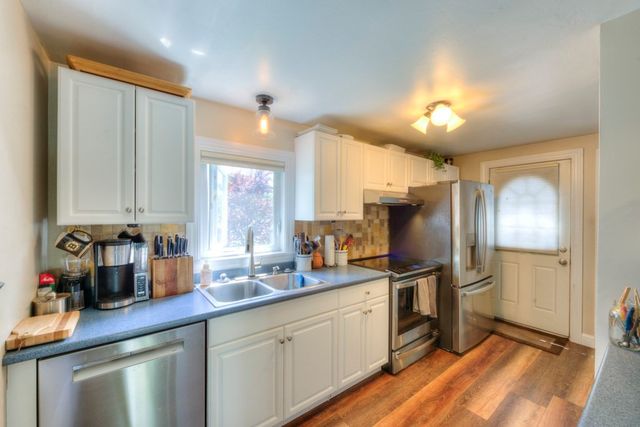 10 Ridgewood Rd, Worcester, MA 01606