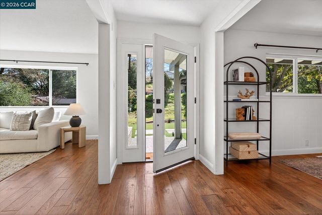 1816 Meadow Ln, Walnut Creek, CA 94595