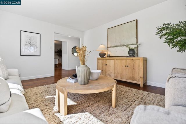 1816 Meadow Ln, Walnut Creek, CA 94595