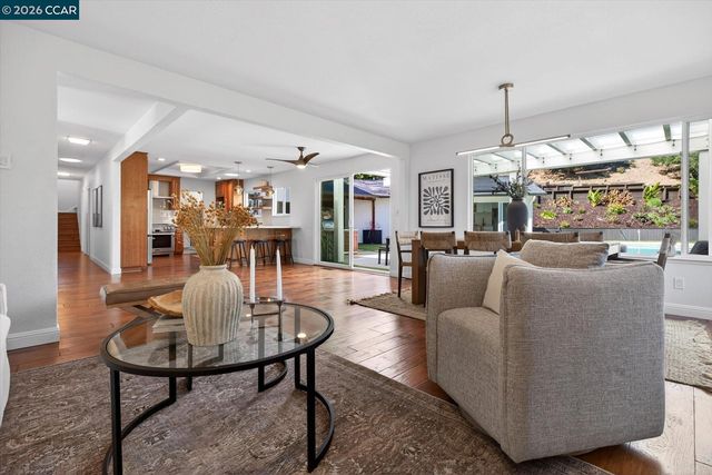 1816 Meadow Ln, Walnut Creek, CA 94595