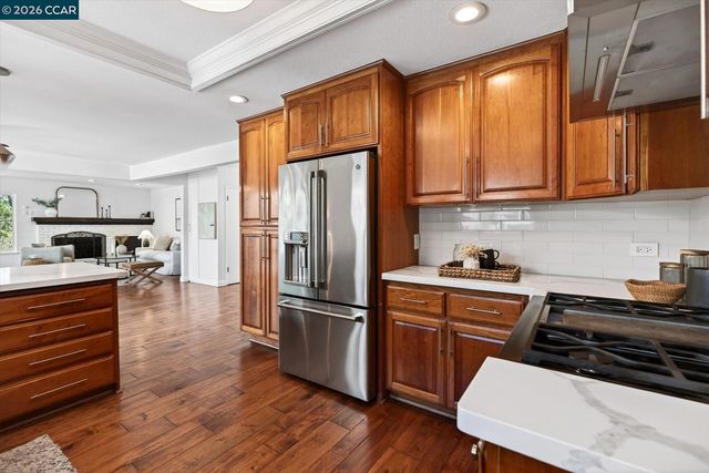 1816 Meadow Ln, Walnut Creek, CA 94595