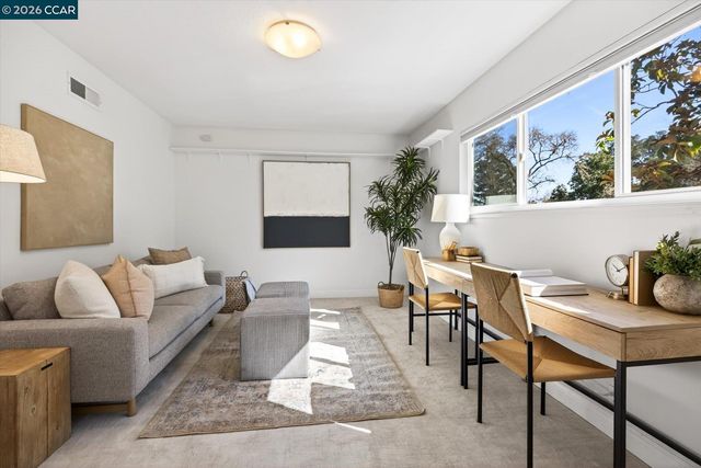 1816 Meadow Ln, Walnut Creek, CA 94595