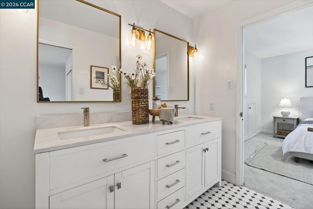 1816 Meadow Ln, Walnut Creek, CA 94595