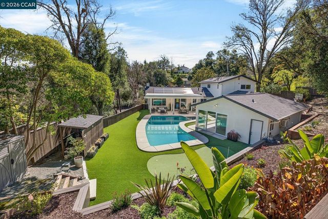 1816 Meadow Ln, Walnut Creek, CA 94595