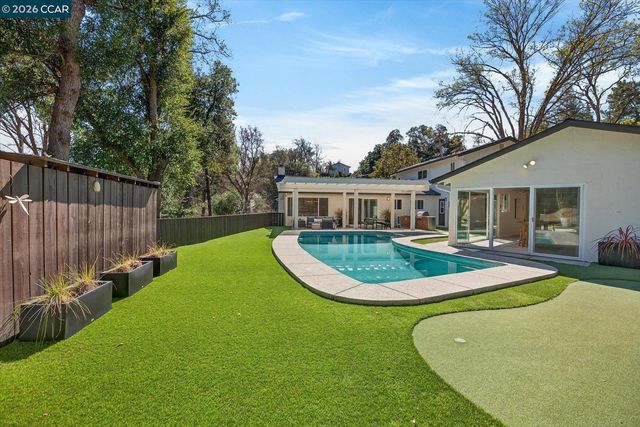 1816 Meadow Ln, Walnut Creek, CA 94595