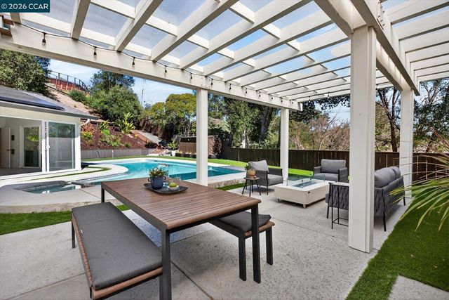 1816 Meadow Ln, Walnut Creek, CA 94595