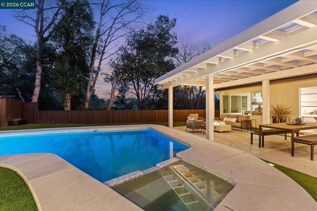 1816 Meadow Ln, Walnut Creek, CA 94595