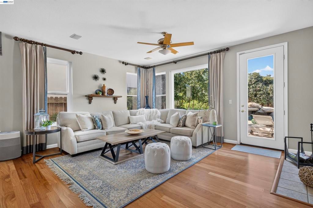 Image 20 of property listing at 271 Kelley Mist Ct, Tracy, CA 95377