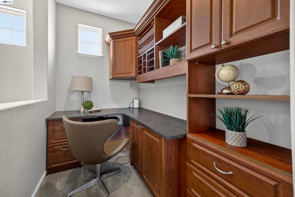 Image 21 of property listing at 271 Kelley Mist Ct, Tracy, CA 95377
