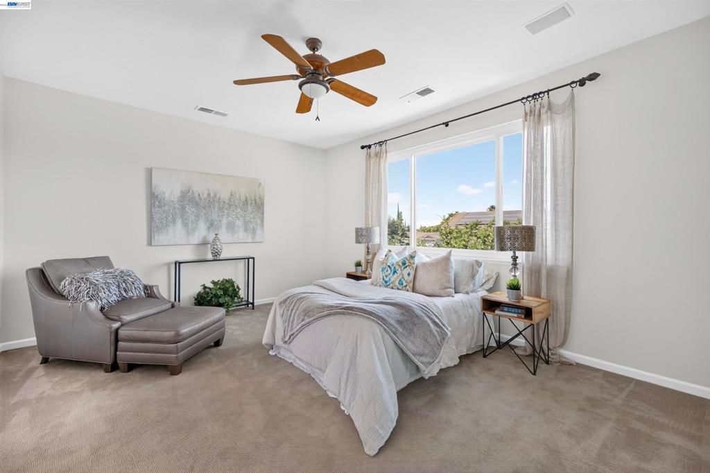 Image 22 of property listing at 271 Kelley Mist Ct, Tracy, CA 95377