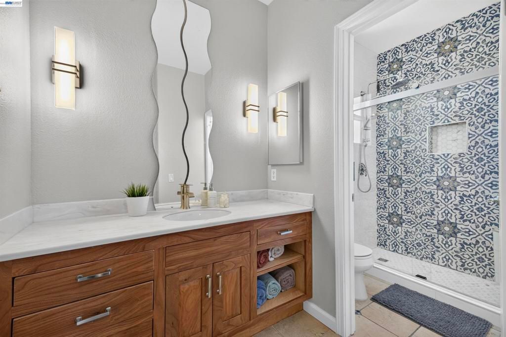Image 29 of property listing at 271 Kelley Mist Ct, Tracy, CA 95377