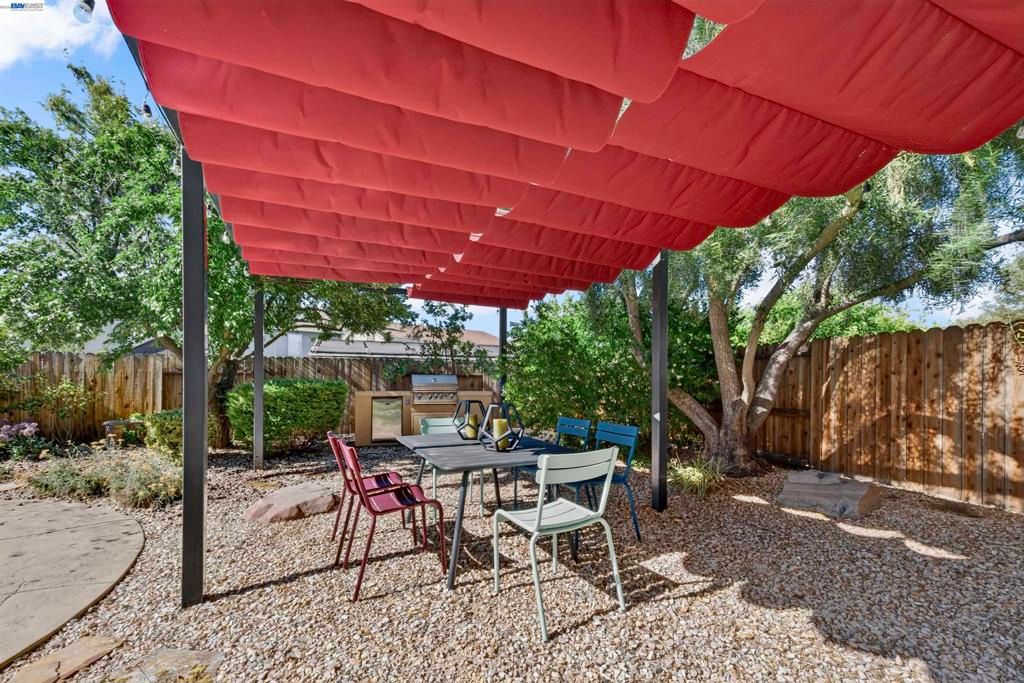 Image 38 of property listing at 271 Kelley Mist Ct, Tracy, CA 95377
