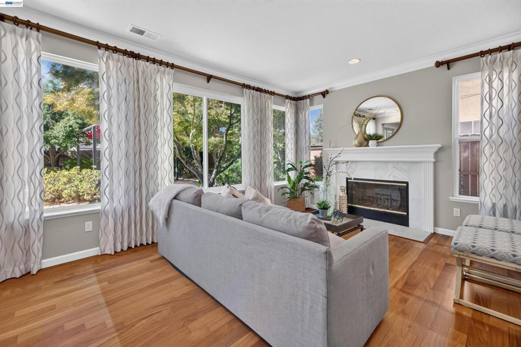 Image 9 of property listing at 271 Kelley Mist Ct, Tracy, CA 95377