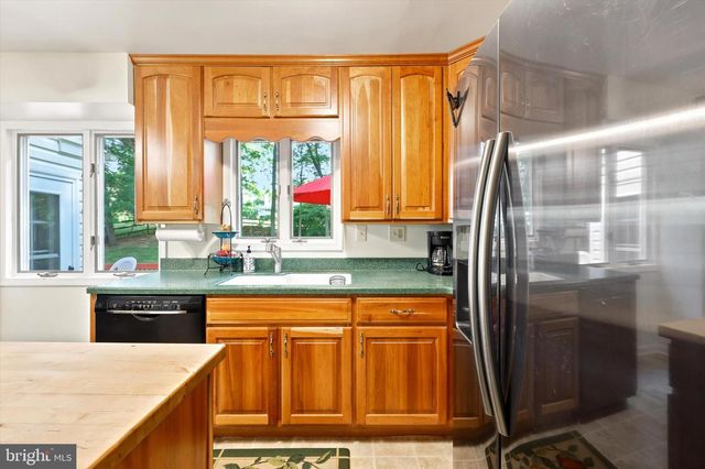 2017 BLACKHORSE DR, Warrington, PA 18976