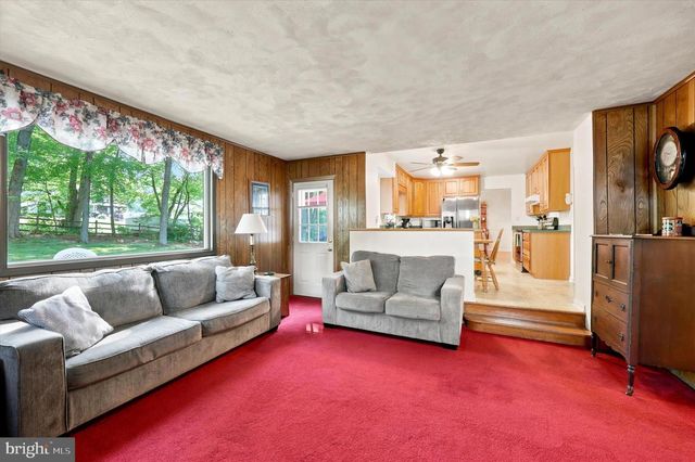 2017 BLACKHORSE DR, Warrington, PA 18976
