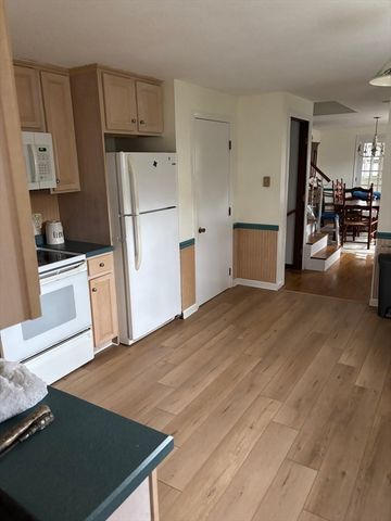 74 Hillside Ave, Falmouth, MA 02556