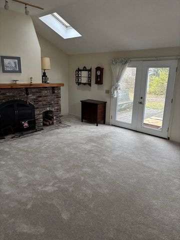 74 Hillside Ave, Falmouth, MA 02556