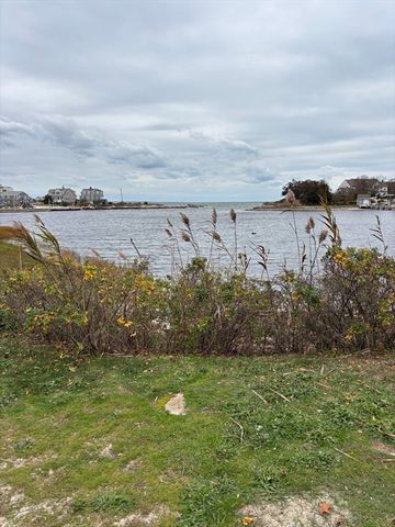 74 Hillside Ave, Falmouth, MA 02556