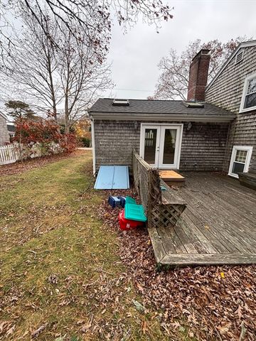 74 Hillside Ave, Falmouth, MA 02556